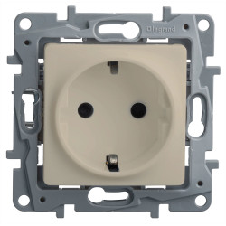 LEGRAND 672321 Модуль розетки 2К+З, 10AX, с винтовыми зажимами, немецкий стандарт, слоновая кость, ETIKA