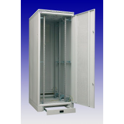ZPAS WZ-SZBSE-011-4522-23-7111-1-011 (WZ-SZBSE-011-4522-2-011) Шкаф серверный 32U 1703(1563)800x1000мм (ВхШхГ), со стеклянной передней дверью, крыша под фальш-панель, цвет серый, RAL 703519-дюймовые шкафы серии SZB SE