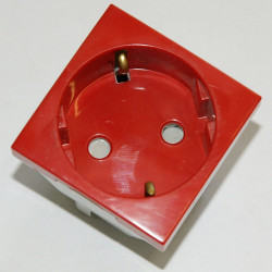 Efapel 45131 SVM Розетка 220В 2к+з,45х45,красная
Лицевые панели, французский стандарт