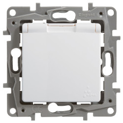 LEGRAND 672232 Модуль розетки 2К+З с откидной крышкой и защитными шторками, IP44, 10AX, немецкий стандарт, белый, ETIKA