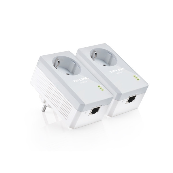 Купить TP-Link TL-PA4010PKIT AV500 Комплект адаптеров Powerline со встроенной розеткой TP-Link TL-PA4010PKIT AV500 Комплект адаптеров Powerline со встроенной розеткой