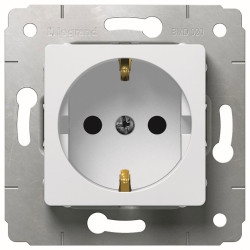 LEGRAND 773621 Розетка 2К+З, с защитными шторками, немецкий стандарт, 16А, 250В, белая, Cariva